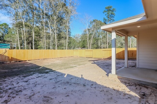 Building Photo - 25589 Roy Rogers Rd