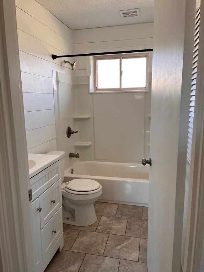 Building Photo - 3 Bedroom, 1 bath ranch home, with a 2.5 car garage