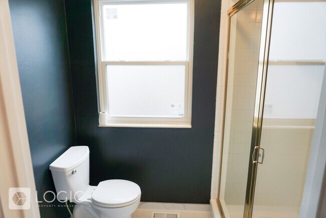 Building Photo - 1208 E Cedar View Dr