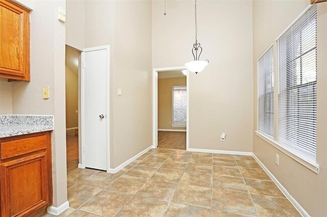 Building Photo - 21623 Park York Dr