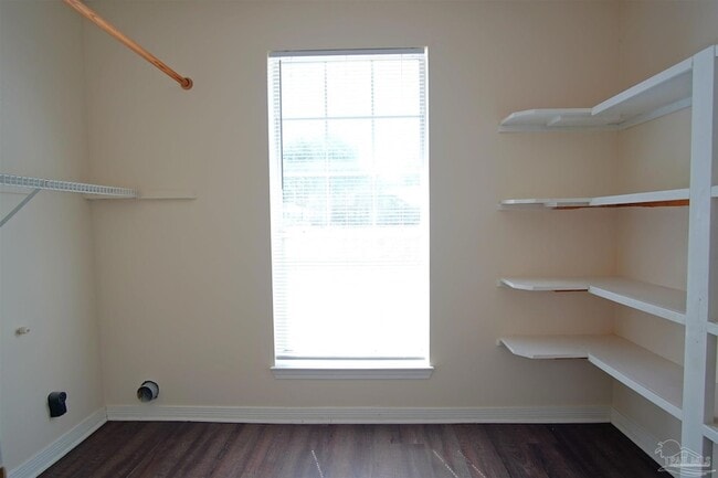 Building Photo - 1008 Tanton Cir