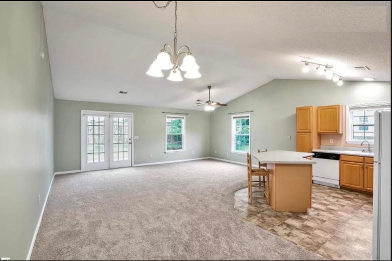 Building Photo - 28 Sweetland Ct