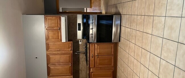 Building Photo - 5110 W Hutchinson St