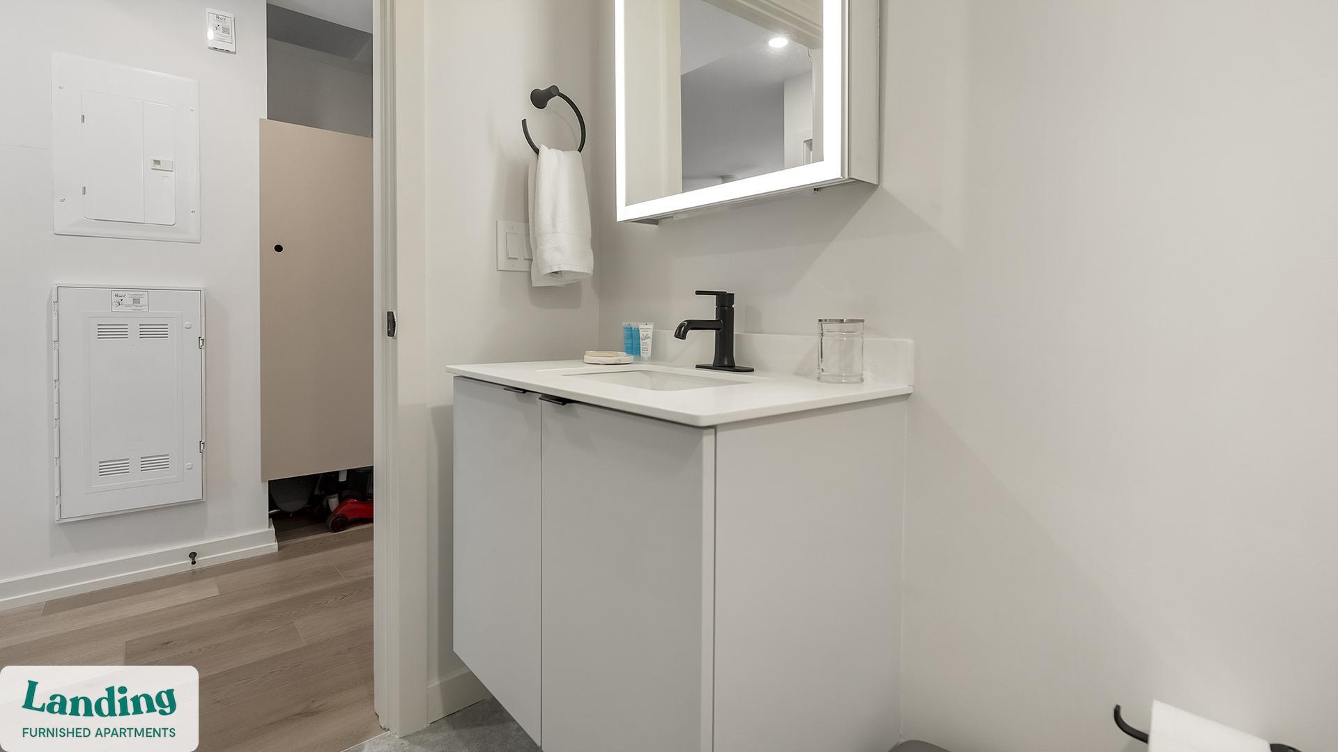 Building Photo - 2009 N Howard St