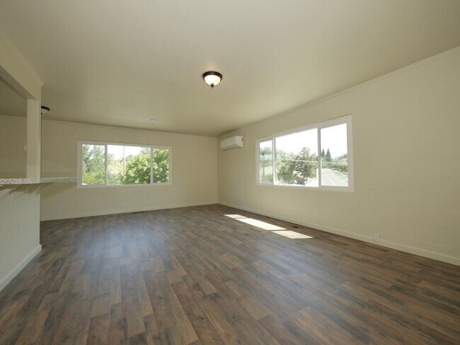 Building Photo - 606 Mountain Ranch Rd