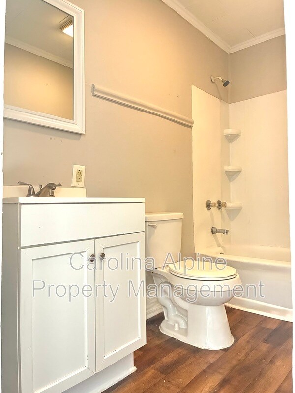 Building Photo - 1011 Horton Ave