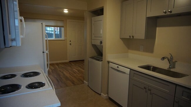 Building Photo - 3075 Zuni St