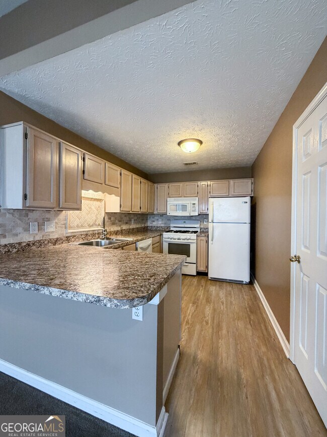 Building Photo - 2711 Highland Ridge NW