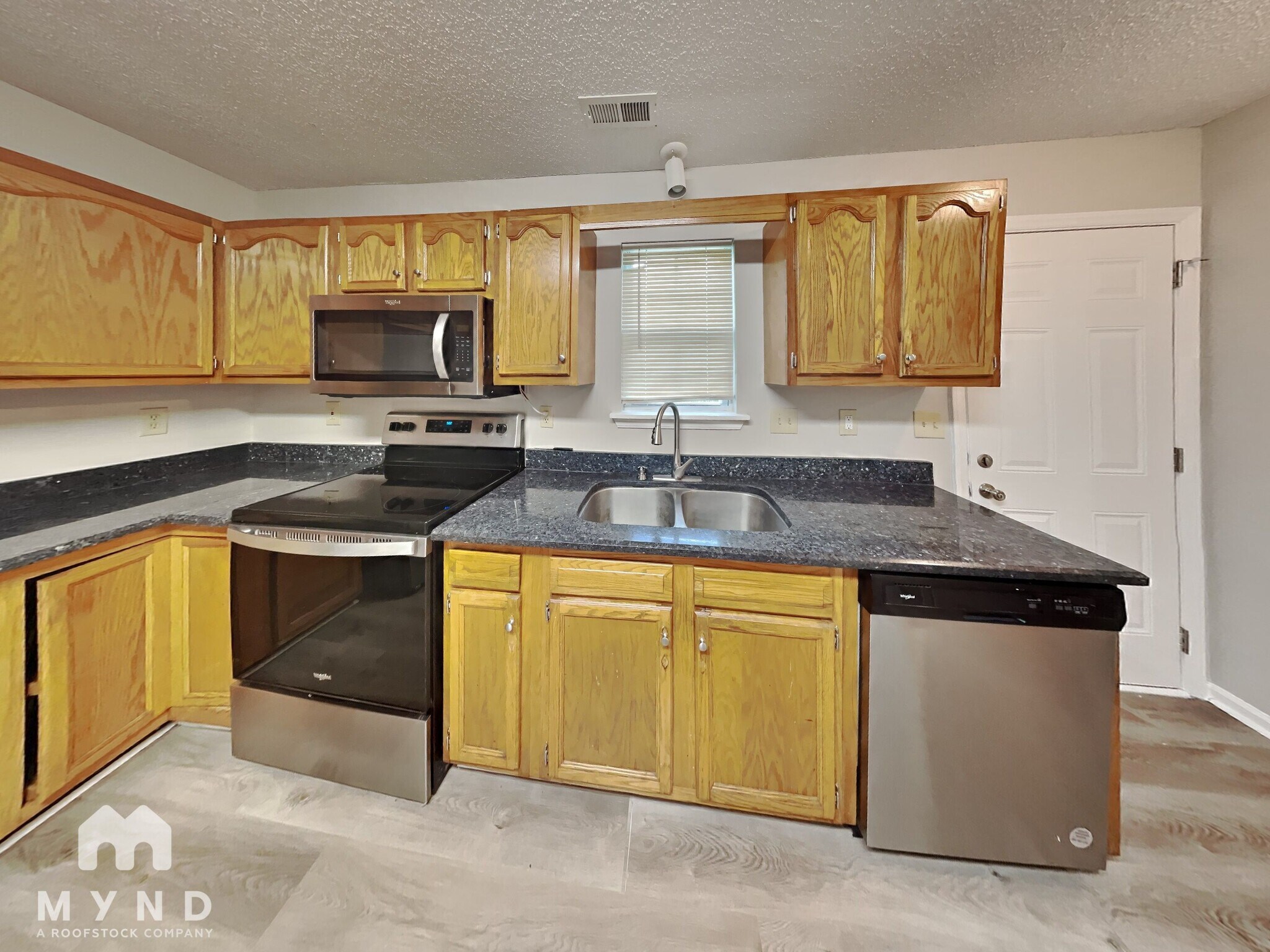 Building Photo - 150 Single Oak Dr