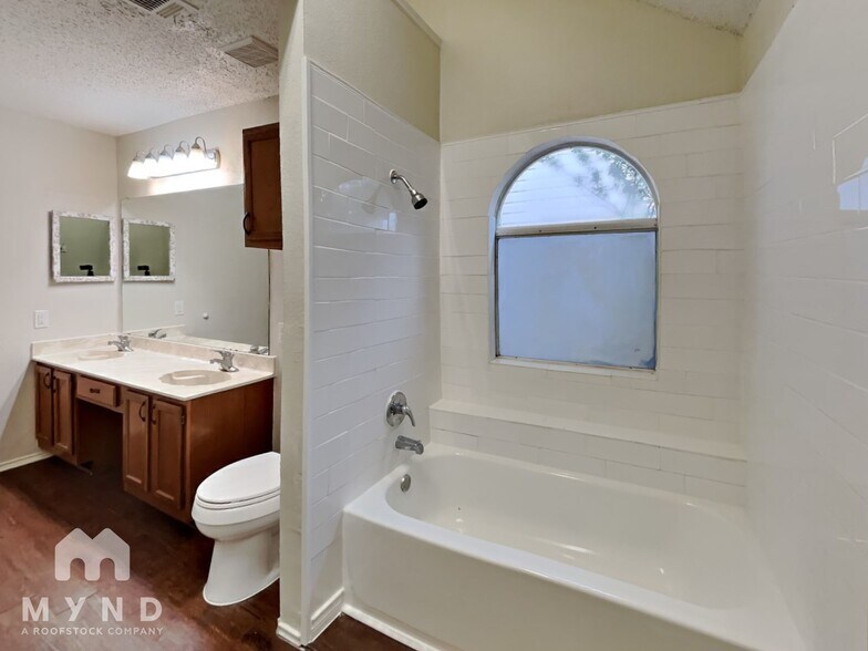 Building Photo - 6428 Fern Meadow Dr