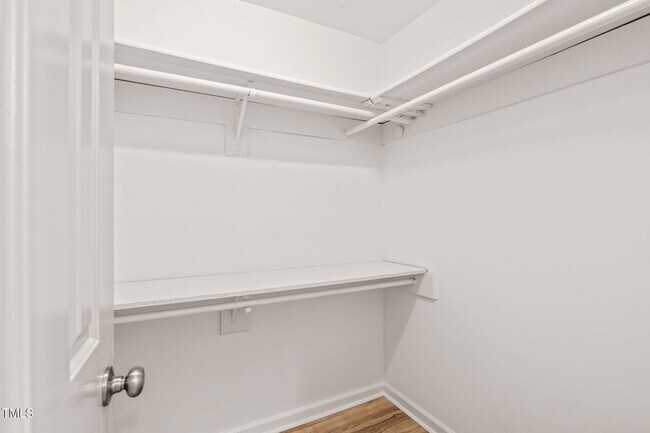 Building Photo - 403 Broad Leaf Cir