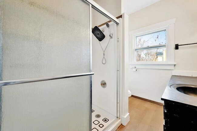 Building Photo - 637 S Holyoke St