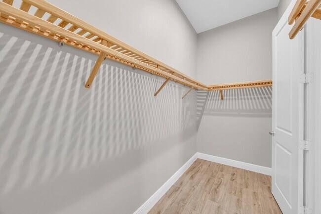 Building Photo - 4720 SW Ardsley Dr