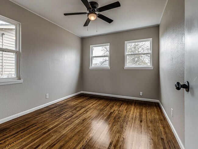 Building Photo - Newly remodeled home