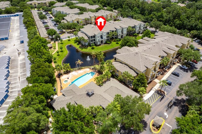 Condo unit on th epond - 3591 Kernan Blvd S
