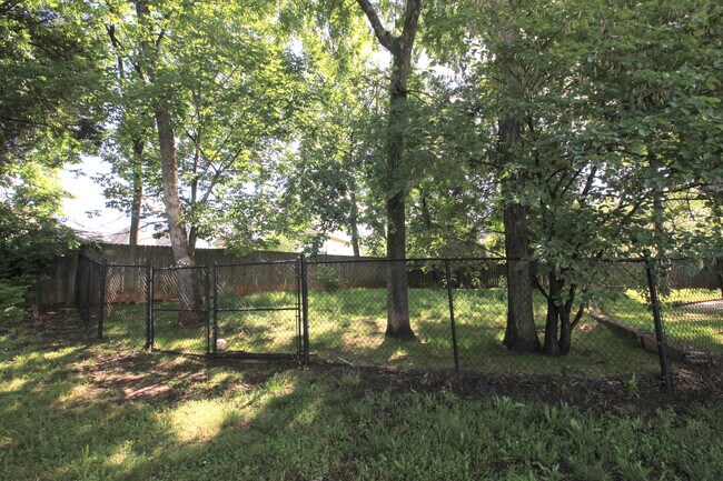 Building Photo - 2105 Academy Way