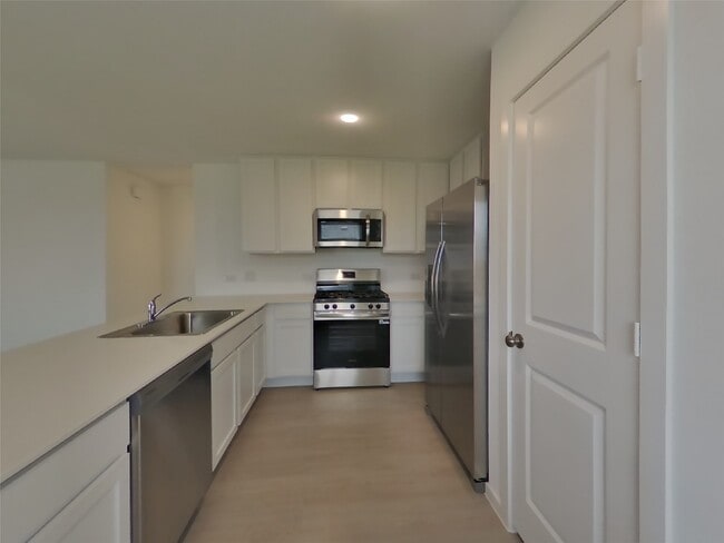 Building Photo - 3013 Dawn Sound Dr