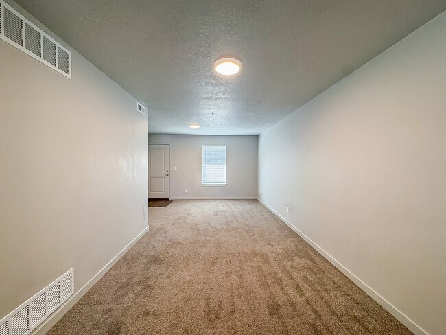 Building Photo - 64 W 600 S