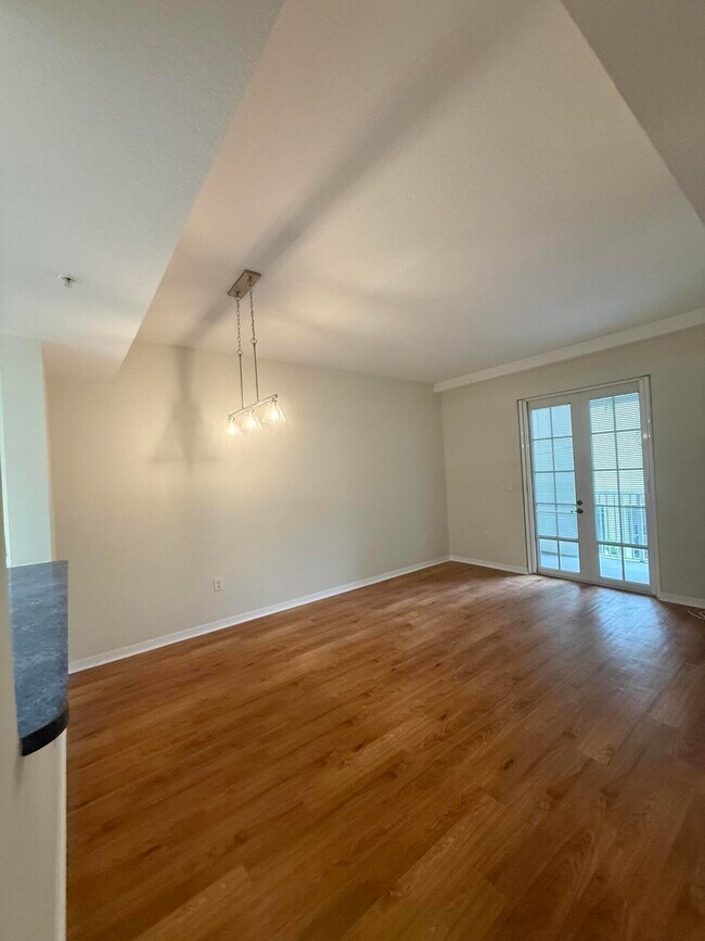 Building Photo - 1200 Town Center Dr