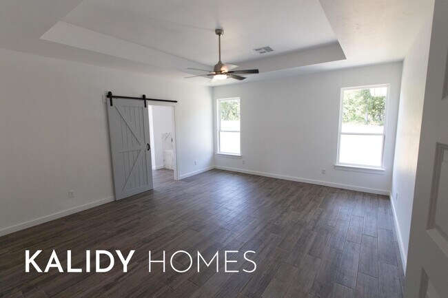 Building Photo - 1715 Kalidy Dr