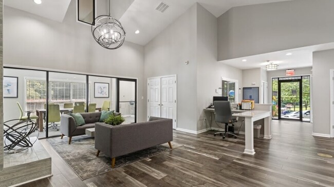 Building Photo - 1700 Hunter Ridge Ln