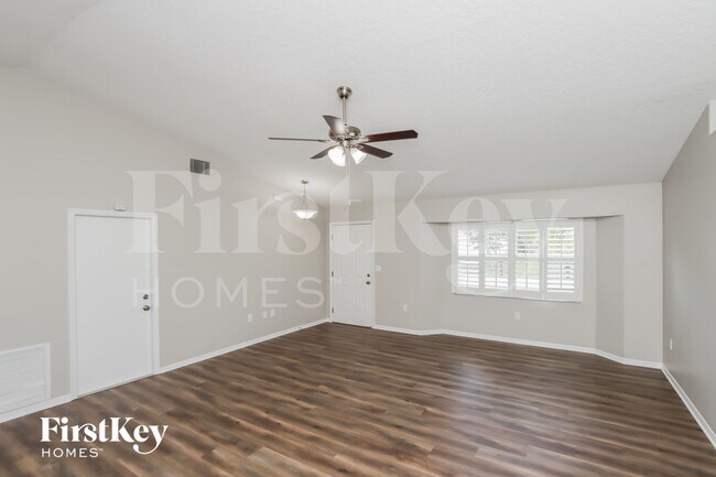Building Photo - 1309 Buffing Cir SE