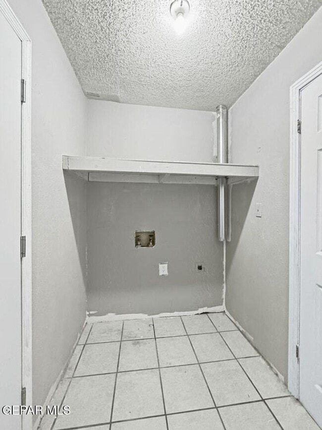 Building Photo - 106 Maple Ct