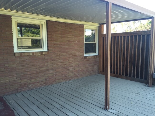 Building Photo - Darling Home in Historic Yakima Neighborhood