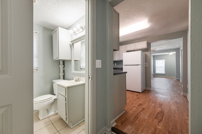 Building Photo - 3332 NW 28th St