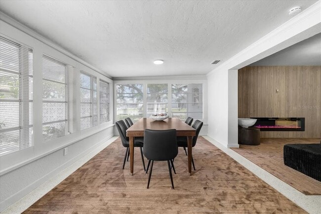 Building Photo - 10001 S Yacht Club Dr