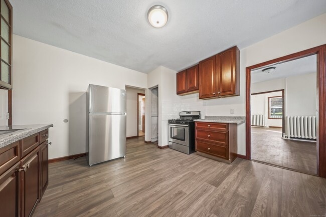 Building Photo - 294 Bellevue St