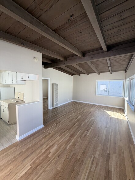 Building Photo - 221 Marine Ave