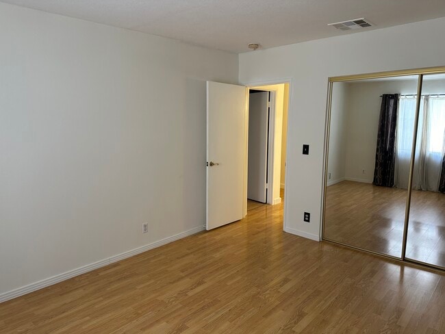 Building Photo - 4381 Ventura Canyon Ave