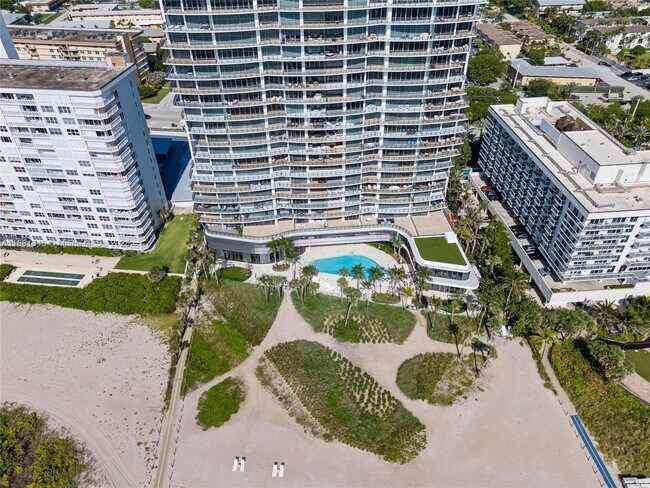 Building Photo - 1116 N Ocean Blvd