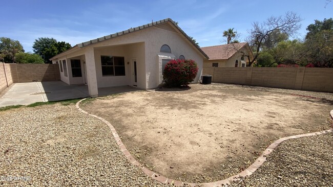 Building Photo - 19962 N 65th Dr