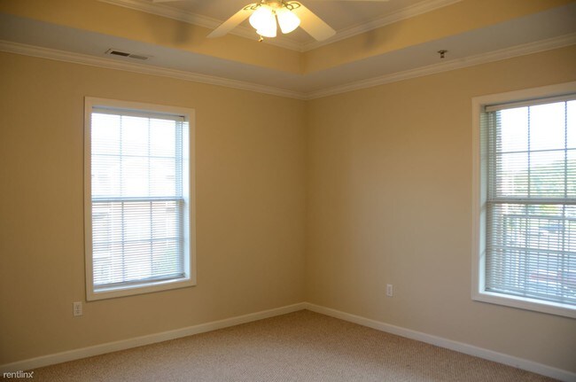 Building Photo - 1013 Shive Ln