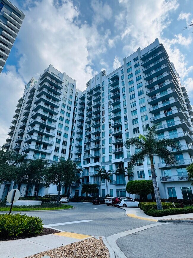 Building Photo - 300 S Australian Ave