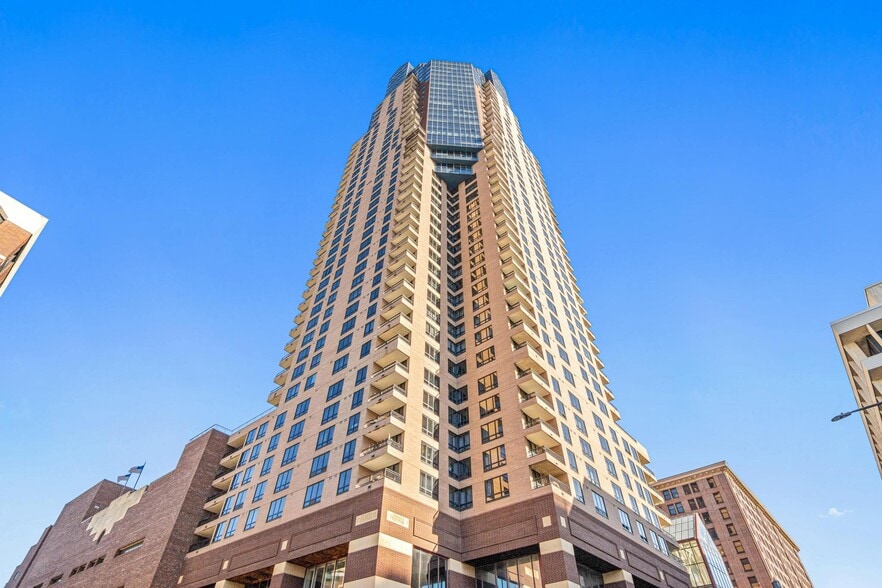 Building Photo - 168 6th St E