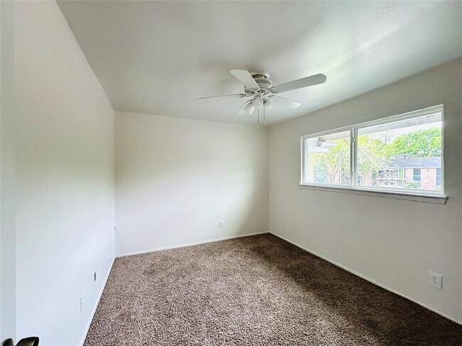 Building Photo - 5989 Allday Dr