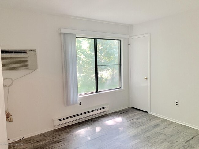 Building Photo - 31 Lexington Ct