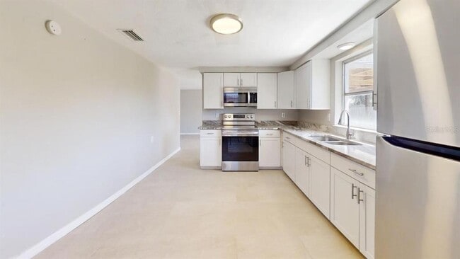 Building Photo - 7834 Birchwood Dr