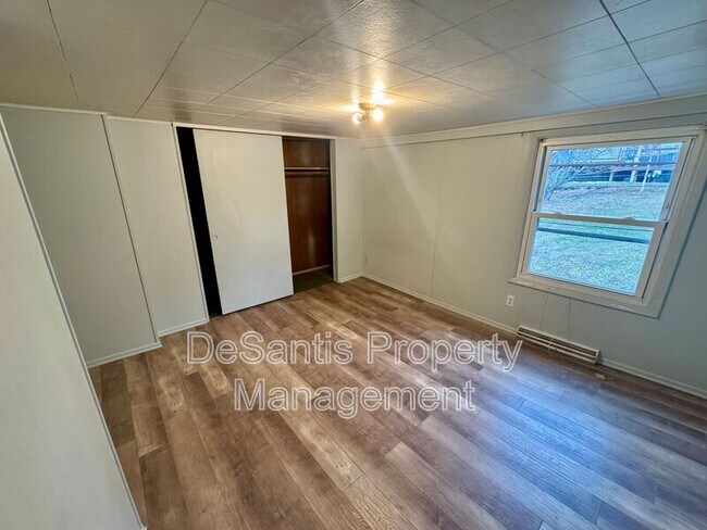 Building Photo - 474 Spang Ave