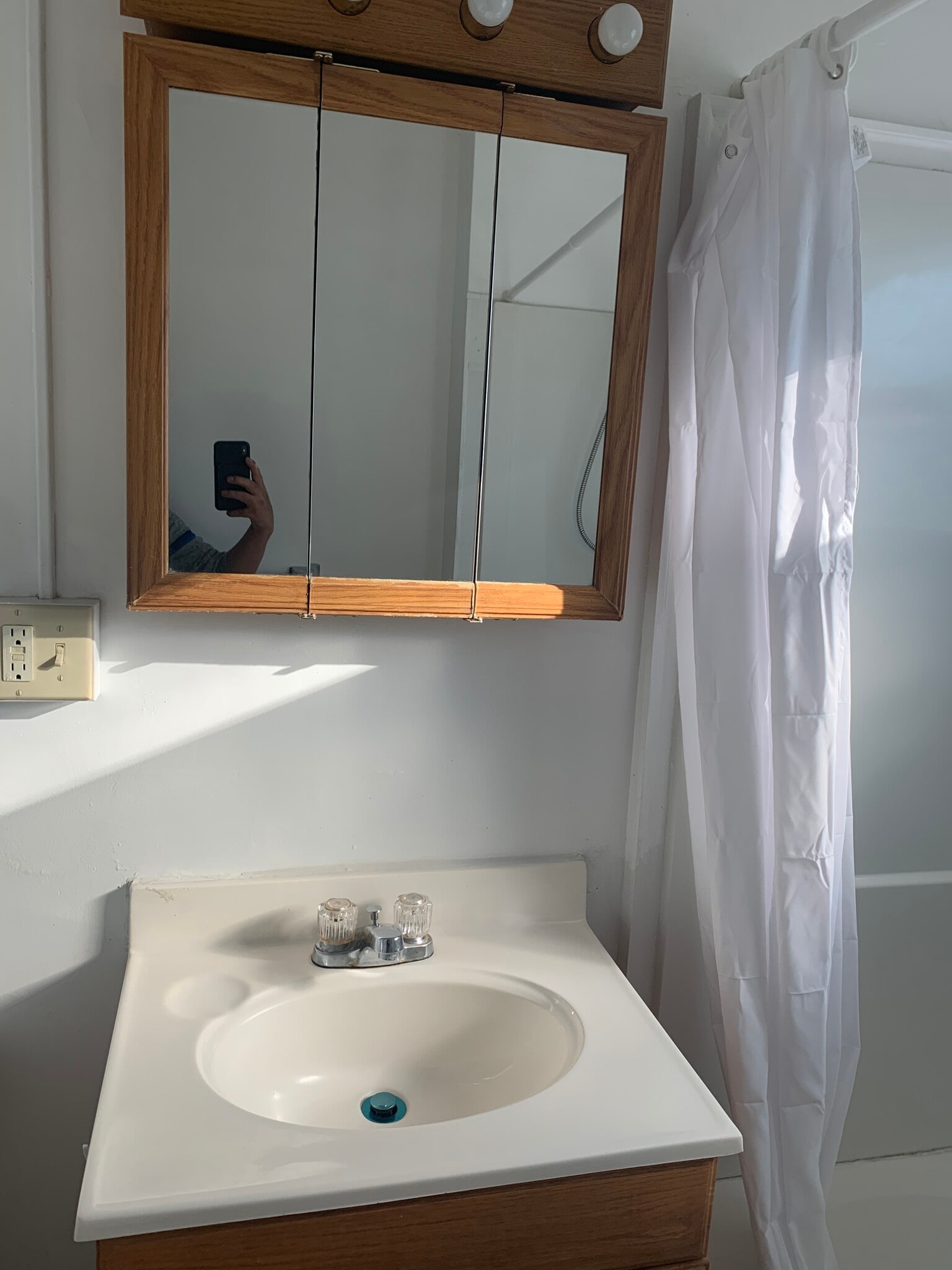 Building Photo - 3422 Daisy Ave