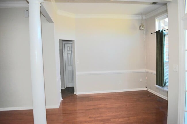 Building Photo - 1889 Long Creek Falls