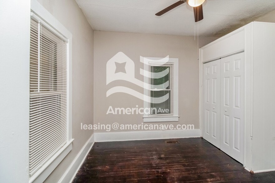 Building Photo - 536 Hickory Ave