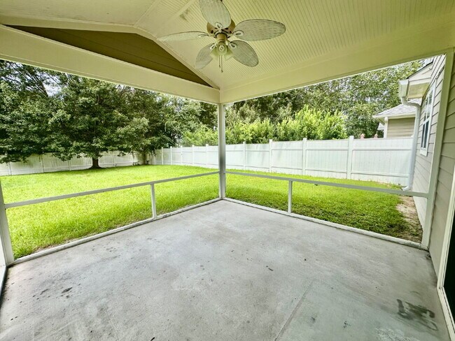 Building Photo - Spacious Four-Bedroom Home with a Bonus Room in Lawton Station!
