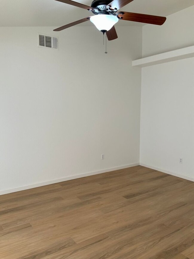 Building Photo - Quiet Home in Copper Hills located in a Cul-de-sac. **Do not distrub current tenant**