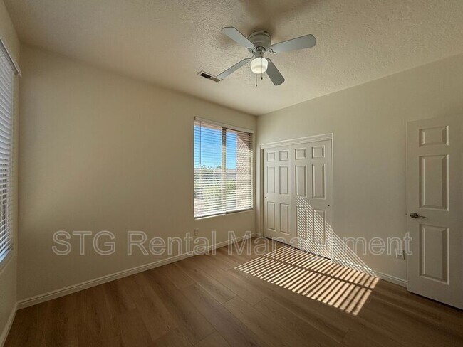 Building Photo - 3753 E Canyon Crest Ave