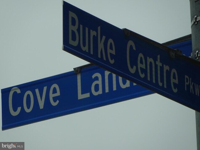 Building Photo - 5801 Cove Landing Rd