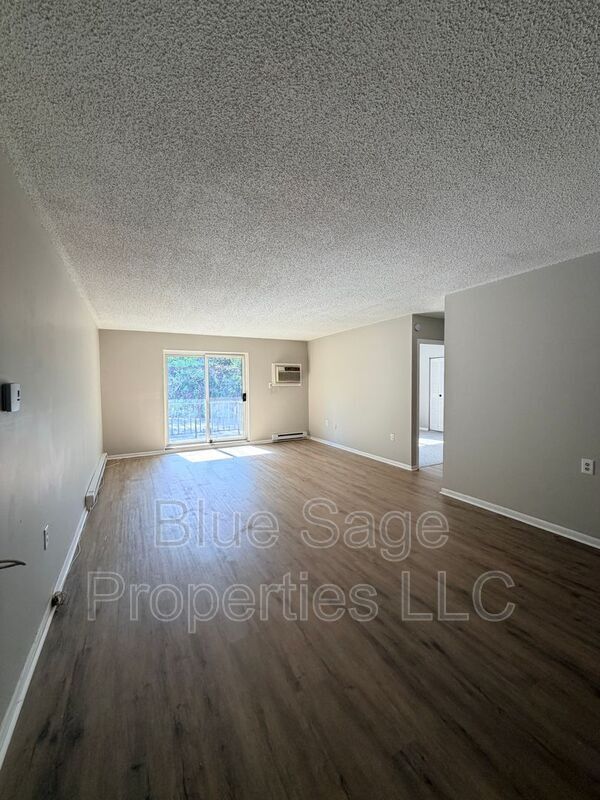 Building Photo - 400 Glendale Rd